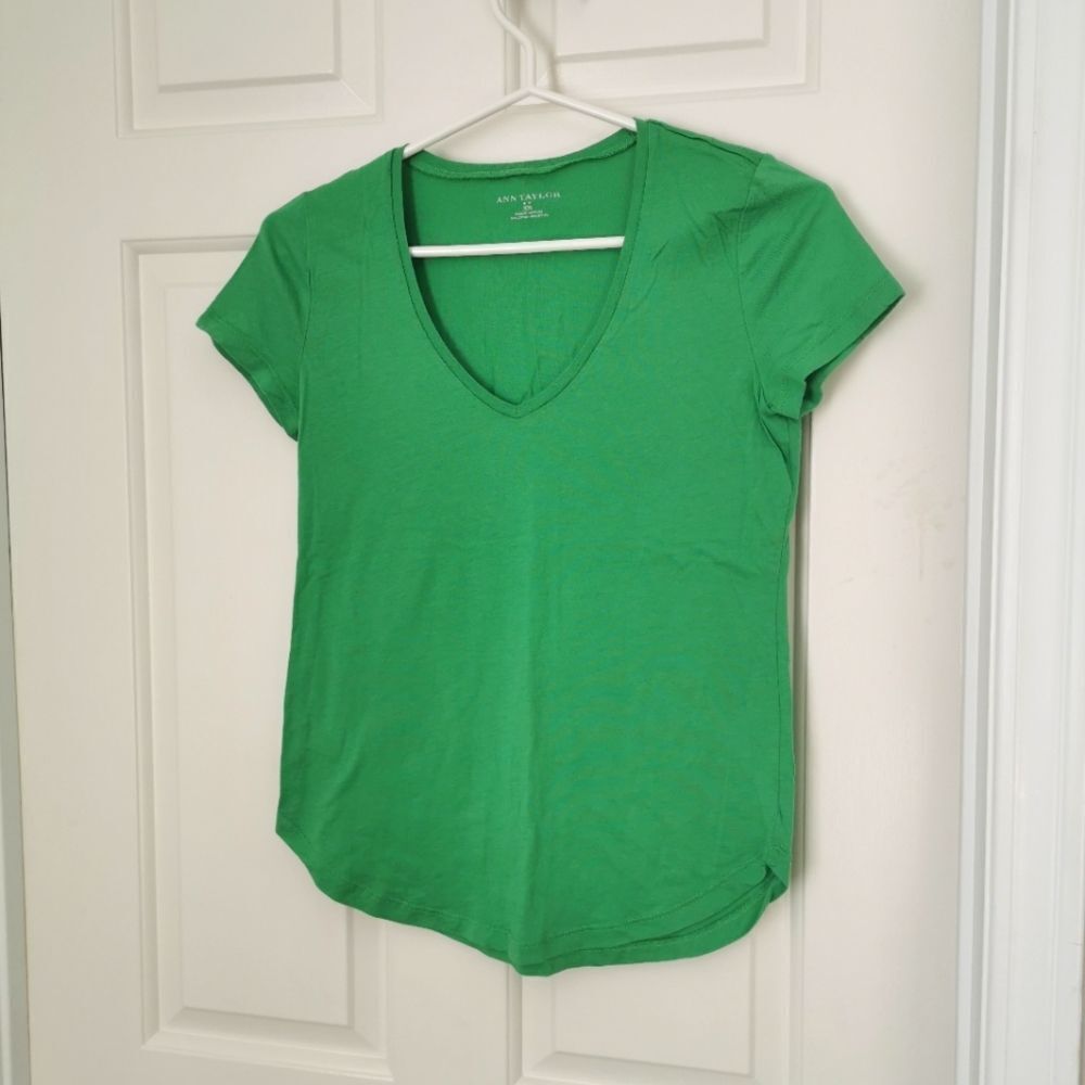 Ann Taylor Short sleeveโt-shirt size xs